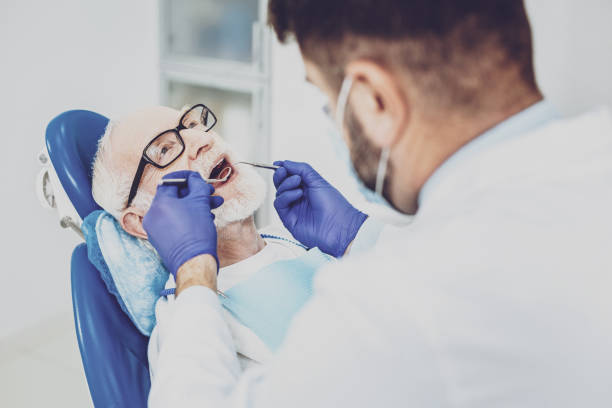 Best Emergency Tooth Extraction  in Freeport, TX